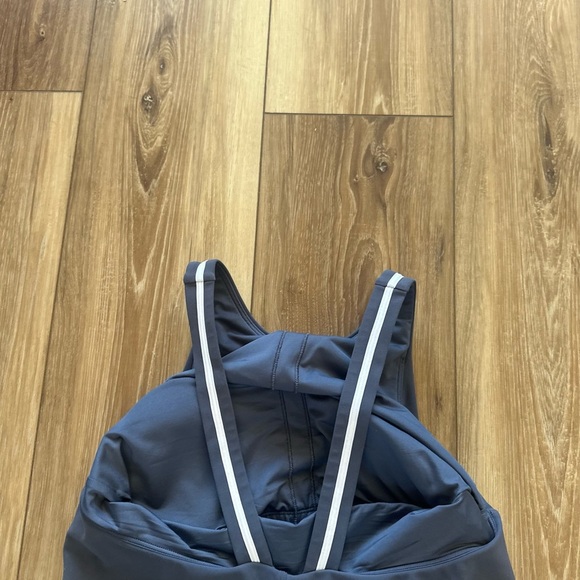 Vuori women’s volley Dress size medium - Picture 8 of 8